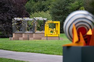 Péju Alatise, _Sim and the Yellow Glass Birds_ (2022). Courtesy kó Art Space. Frieze Sculpture, The Regent's Park, London (14 September–13 November 2022). Courtesy Frieze.